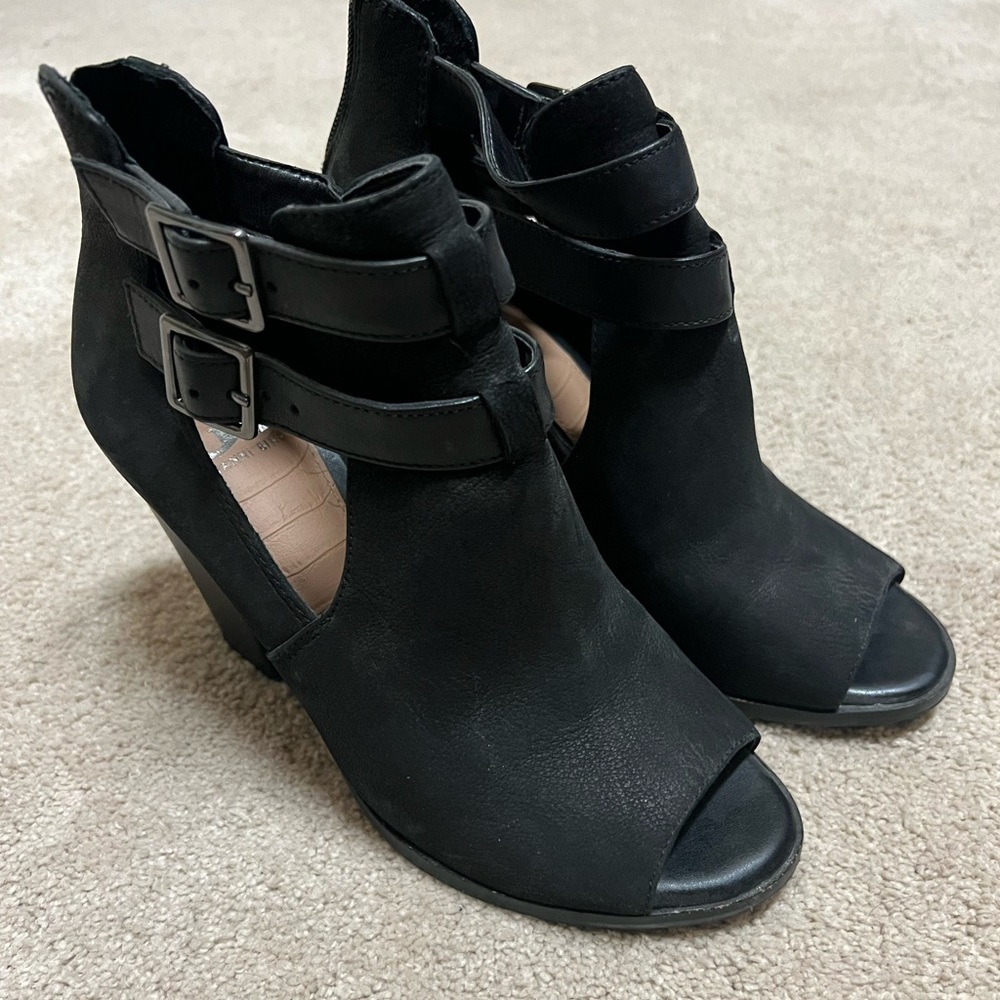 Black Gianni Bini Heels